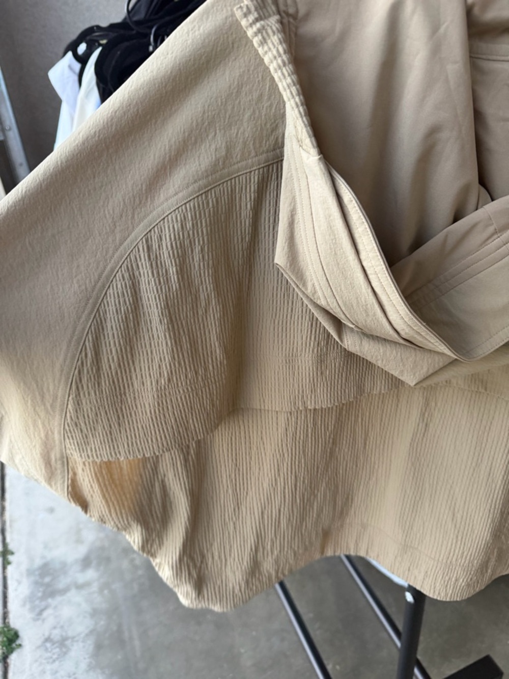 Lululemon Lightweight Beige Hooded Cropped Short Sleeve Jacket - Women - Picture 6 of 7